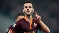 Video highlights 5 gol hebat pertama yang dicetak oleh Miralem Pjanic dari AS Roma. 3 dari 5 gol tersebut dihasilkan melalui free kick.