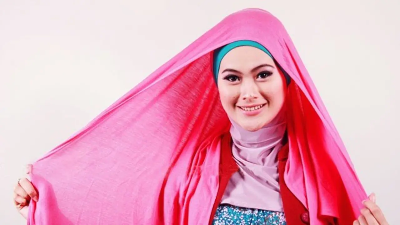 Model dan Bahan Jilbab yang Nyaman Dipakai Saat Cuaca Panas