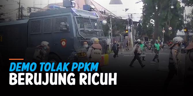 VIDEO: Ricuh, Ratusan Pendemo Tolak Perpanjangan PPKM di Bandung Ditangkap Polisi