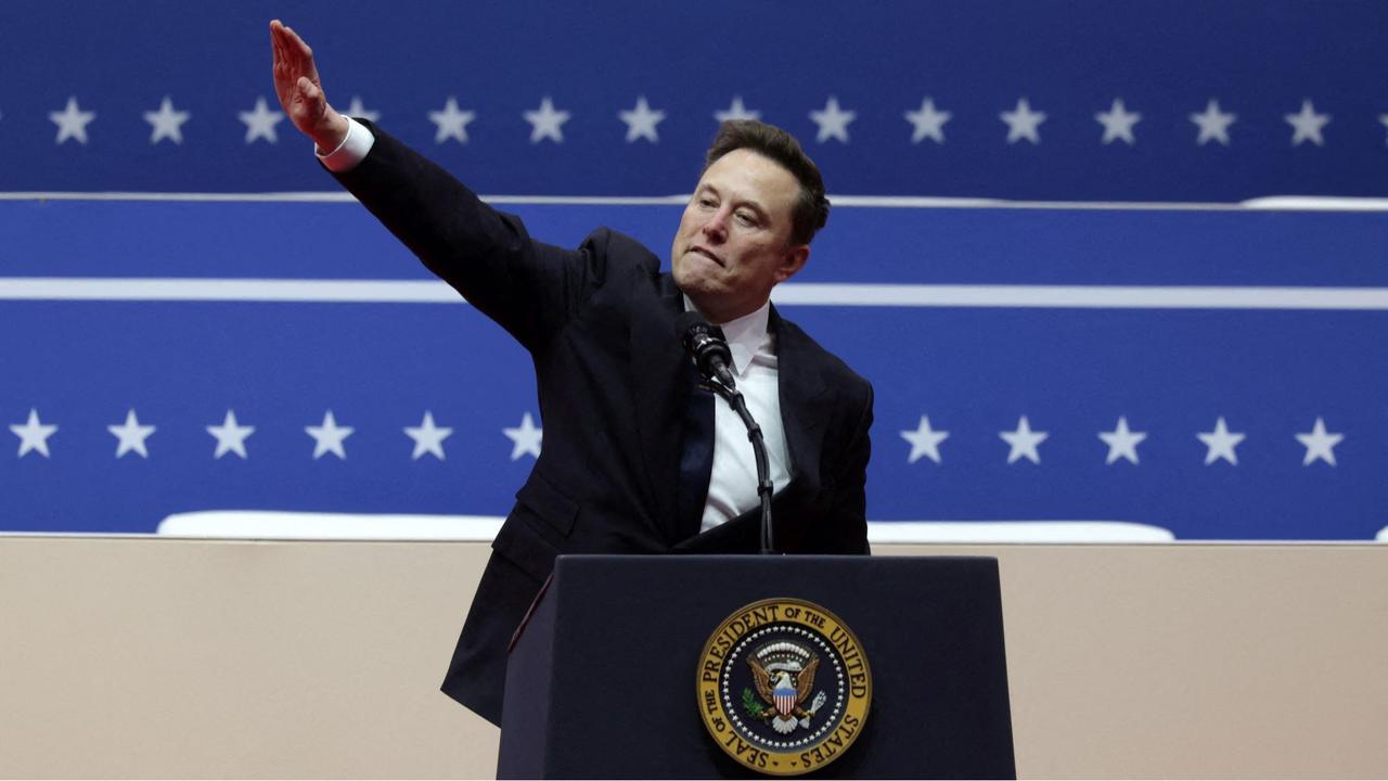Gaya Elon Musk diduga hormat Nazi saat rayakan pelantikan Donald Trump
