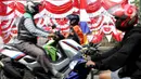 Pengendara melintas di jalan Raya Pasar Minggu, Jakarta, Jumat (6/8/2021). Dirlantas Polda Metro Jaya mencatat, pada pelaksanaan PPKM level 4 minggu kedua terdapat kenaikan mobilitas warga Jakarta sebesar 26 persen dibanding saat PPKM Darurat dan PPKM Mikro. (Liputan6.com/Helmi Fithriansyah)