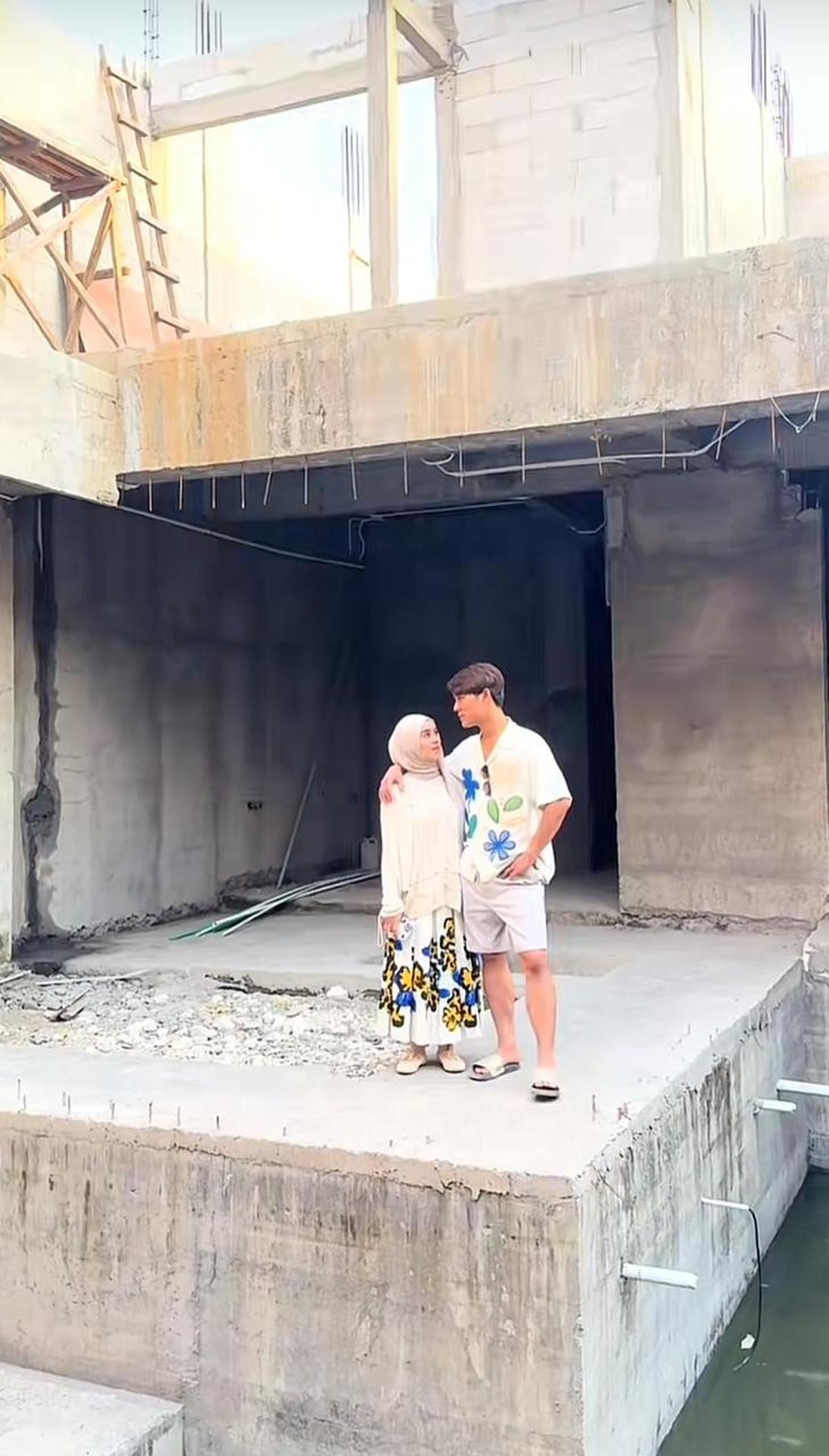 Potret Lesti Kejora dan Rizky Billar Tunjukkan Progress Villa di Bali, Perkiraan Tahun Ini Bisa Dihuni