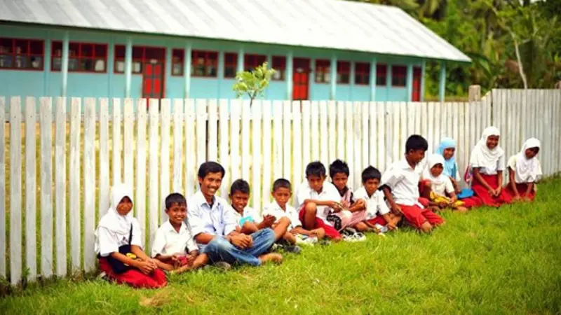 Budaya mengajar anak di Halmahera