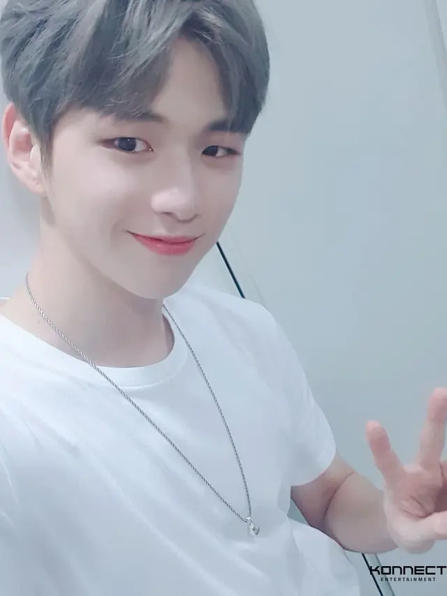 Kang Daniel (Instagram/ daniel.k.here)