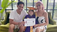 6 Foto Wisuda El Barack Anak Jessica Iskandar, Tetap Seru Meski ‘Di Rumah Aja’