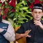 Ustadz Khalid Basalamah (kiri) dan Denny Sumargo. (YouTube Curhat Bang Denny Sumargo)