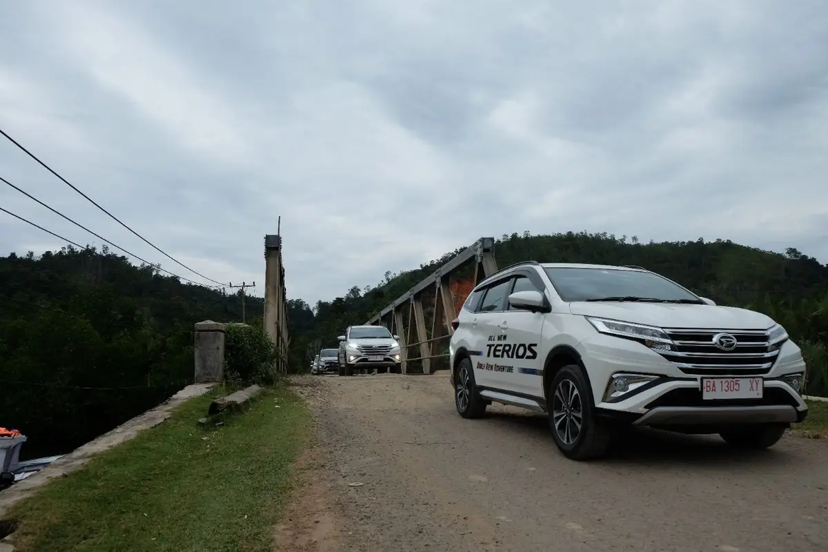 Menaklukan Alam Ranah Minang Bareng Daihatsu Terios Anyar (foto:ADM)
