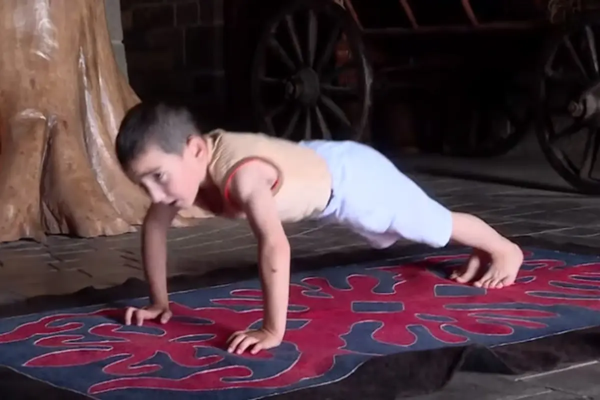 Lakukan Push Up 3270 Kali dalam 2 Jam, Bocah 6 Tahun Ini Dapat Hadiah Tak Terduga