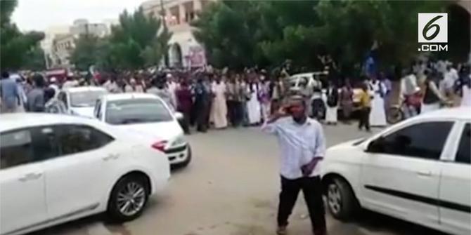 VIDEO: Kelompok Oposisi Tuntut Presiden Sudan Mundur