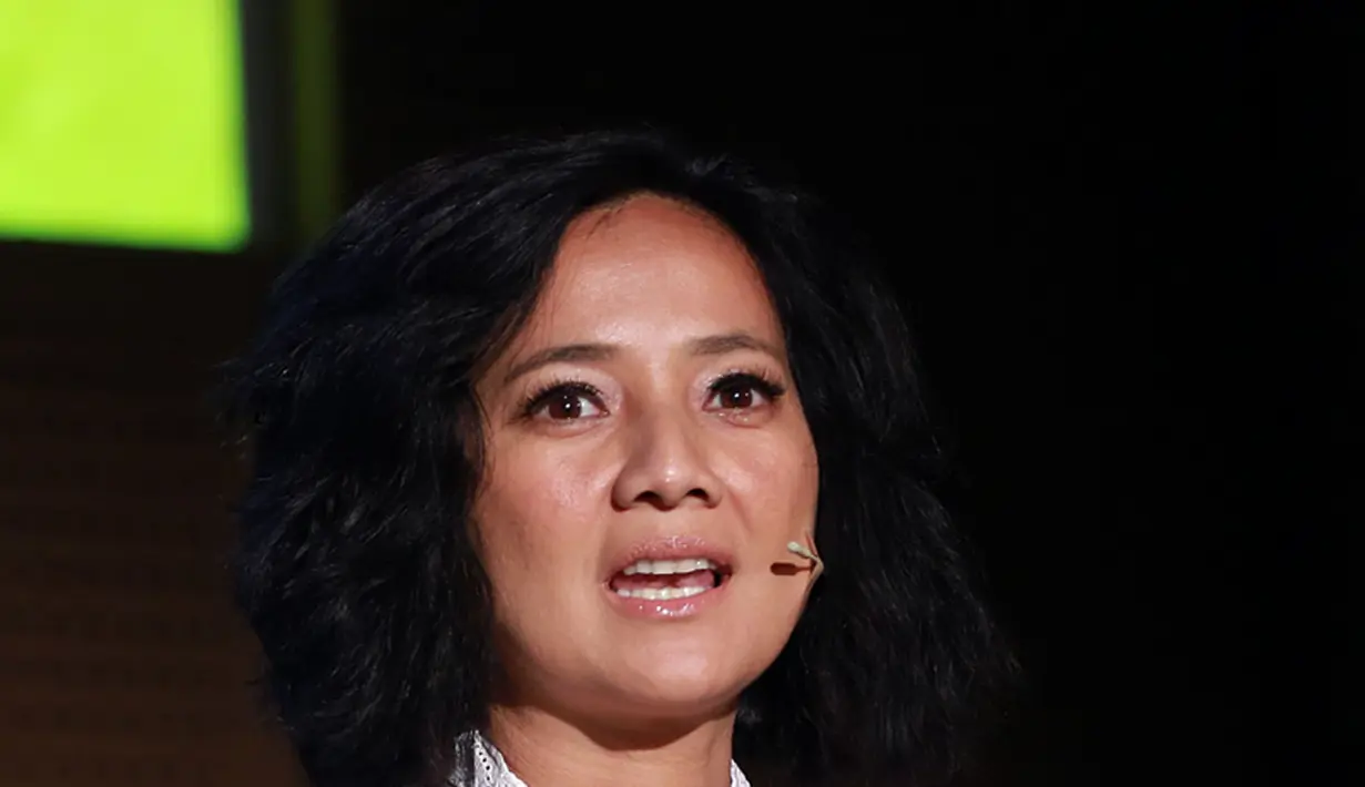 Dalam acara Wajah Perempuan Dalam Restropeksi Sinema Indonesia bersama Reza Rahadian, Galeri Indonesia Kaya, Jakarta Pusat, Minggu (3/4/2016) aktris senior ini berharap masyarakat bisa menghargai hasil karya anak negeri. (Deki Prayoga/Bintang.com)