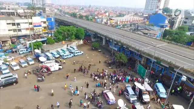 TKP Ledakan Bom Kampung Melayu Jadi Tontonan Warga  