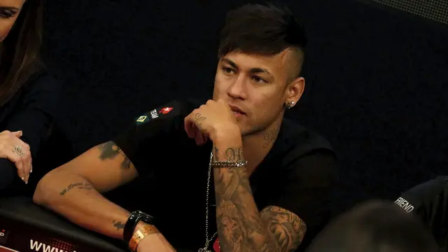 20150727-Bermain-Poker-Brasil-Neymar1