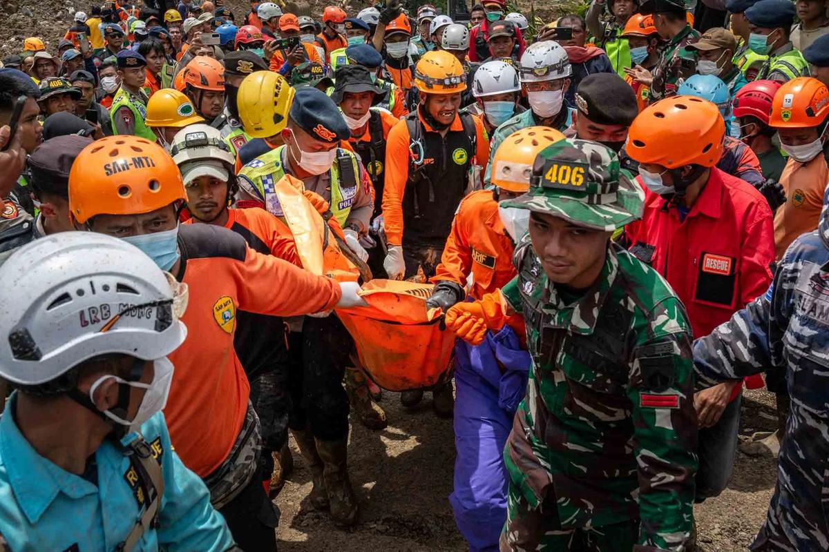 FOTO:  Tim SAR Temukan Korban Baru, Jumlah Tewas Longsor Banjarnegara Jadi Sembilan Orang