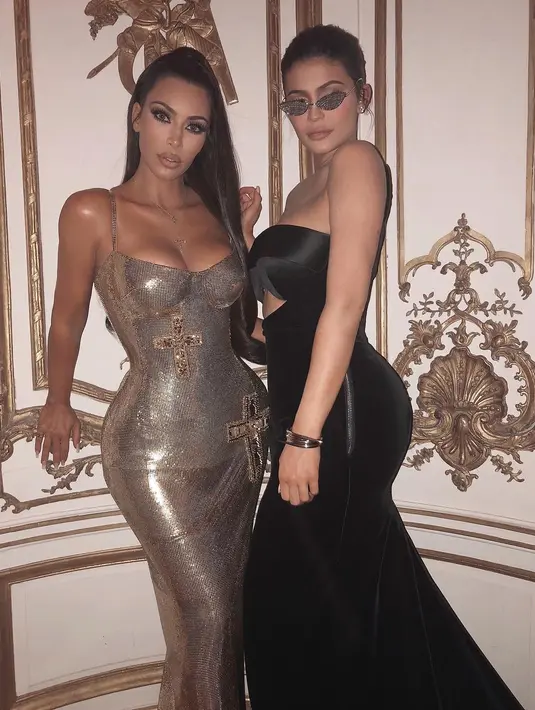 Kim Kardashian mengaku bahwa ia dan Kylie Jenner sudah merencanakan sesi foto lucu untuk anak-anaknya. (instagram/kimkardashian)