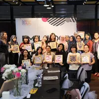 Fimela menyajikan berita-berita ter-update seputar perempuan untuk membuat pembacanya semakin terdepan. (Sumber foto: Adrian Putra/Fimela.com)