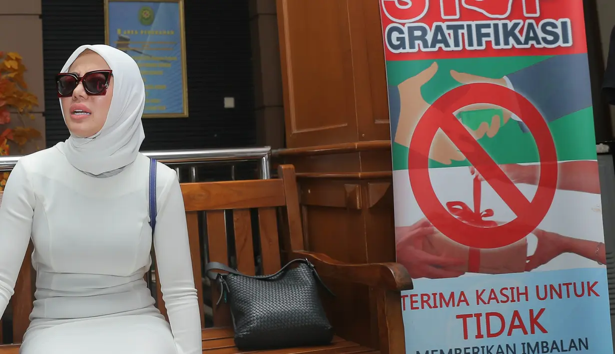 Selama ini, pasangan ini mejalani sidang cerainya di Pengadilan Agama Jakarta Selatan. Sedangkan suaminya, Suryono tinggal di Papua. (Andy Masela/Bintang.com)