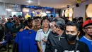 Suporter tim Maung Bandung memadati Persib Store di Kota Bandung, Jawa Barat, Sabtu (23/5/2026). (Bola.com/Bagaskara Lazuardi)