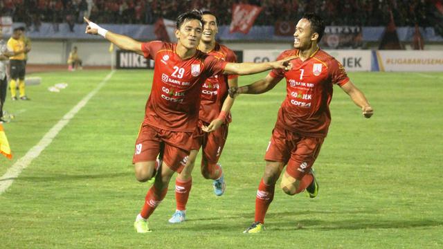 Persis Solo