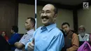 Terdakwa merintangi penyidikan KPK pada kasus korupsi e-KTP, Fredrich Yunadi jelang sidang pembacaan putusan di Pengadilan Tipikor, Jakarta, Kamis (28/6). Sebelumnya, Fredrich Yunadi dituntut hukuman 12 tahun penjara. (Liputan6.com/Helmi Fithriansyah)
