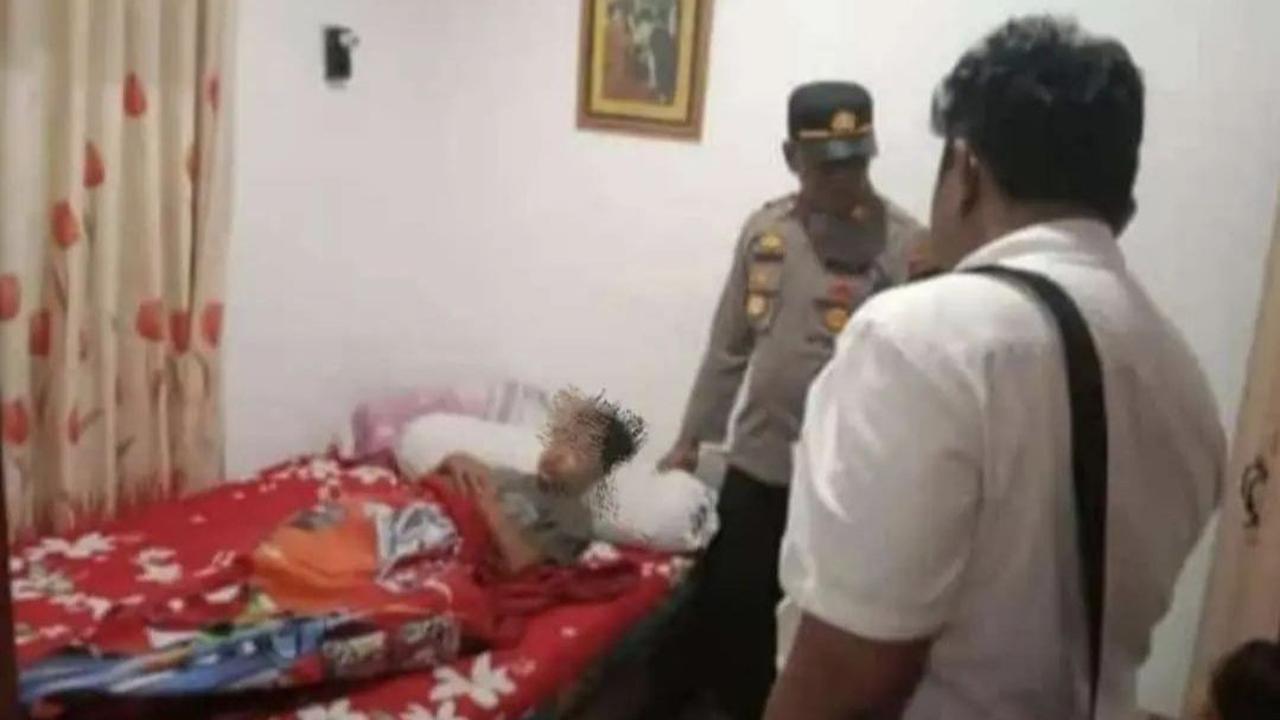 "Hoaks itu kabar wafat. Korban baik-baik saja, sedang menjalani perawatan," kata Kabid Humas saat dihubungi merdeka.com, Kamis (28/9).<br>