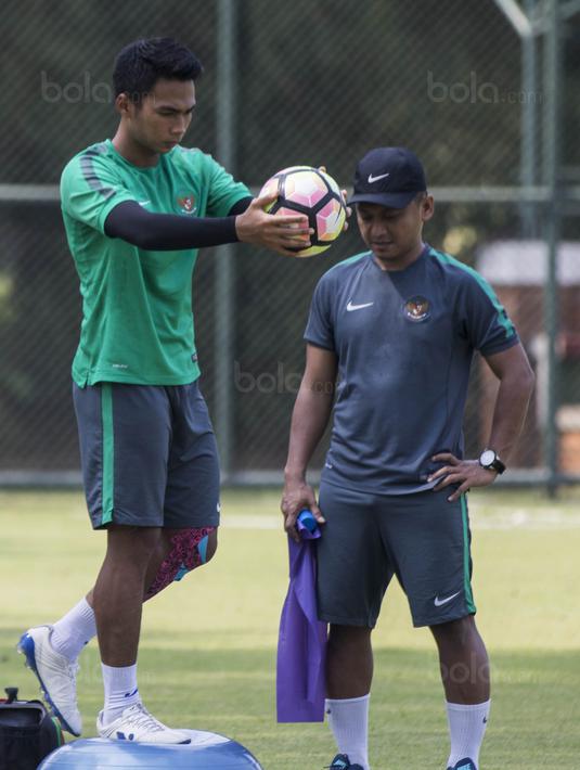 Bek Timnas Indonesia U-22, Bagas Adi Nugroho, latihan terpisah di Lapangan SPH Karawaci, Banten, Kamis (10/8/2017). Latihan dilakukan sebagai persiapan jelang SEA Games 2017 Malaysia. (Bola.com/Vitalis Yogi Trisna)