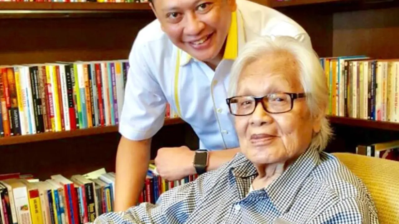 Jakob Oetama Sosok Guru dan Ayah Ideologis
