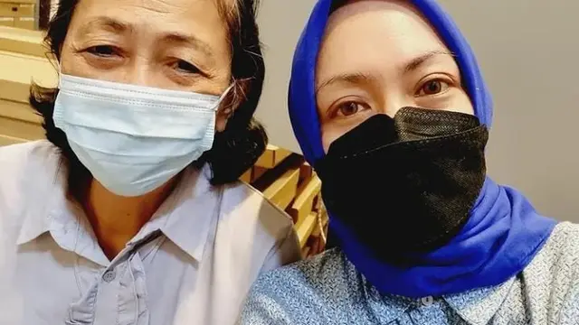 Angelina Sondakh punya instagram