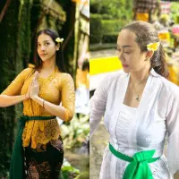 Kala melukat, Aura Kasih memilih kebaya kutubaru warna putih yang dipadu kain Batik dan sabuk hijau. @aurakasih.