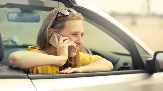 Arti Mimpi Mengendarai Mobil bersama Orang Terdekat