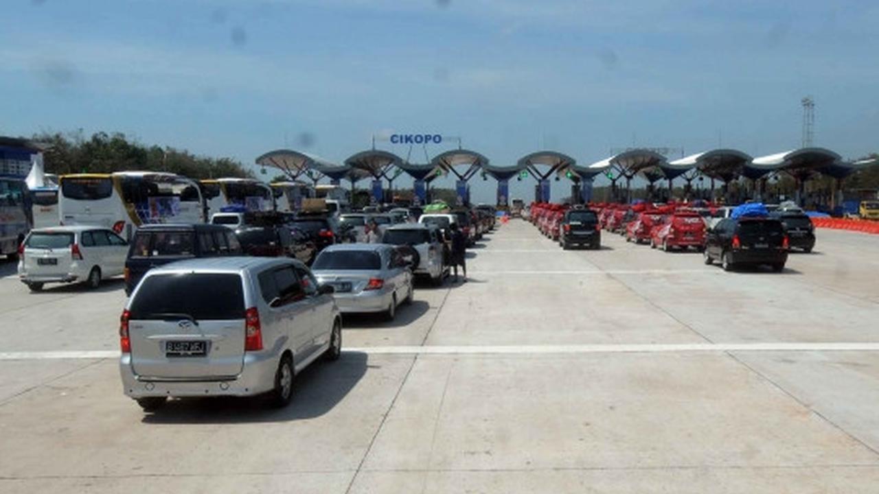 Brimob bersenjata laras panjang amankan arus mudik di Tol Cipali