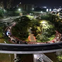 Supaya nggak kebingungan saat melewati Simpang Susun Semanggi, simak videonya di bawah ini ya. (Liputan6.com/Johan Tallo)