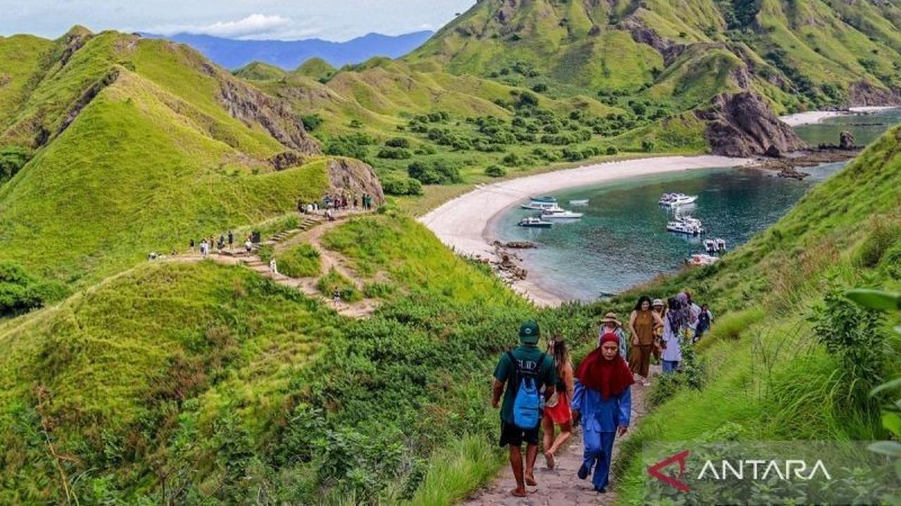 Mendorong Pariwisata Labuan Bajo, Kementerian Transmigrasi Ajak Investor Kembangkan Sekolah Vokasi