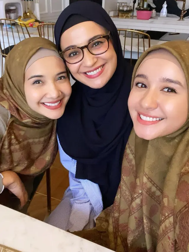 Kerap Tampil dengan Bare Face, Ini Inspirasi Warna Lipstik Laudya Cynthia Bella untuk Tampil Cantik Natural di Hari Lebaran
