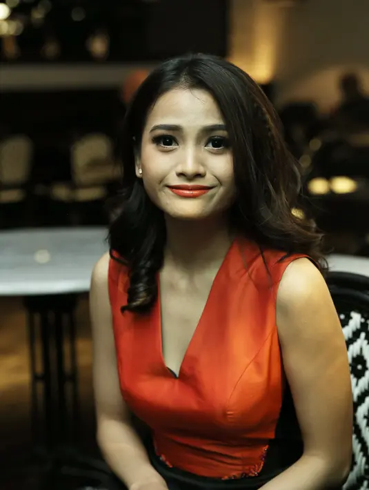 "‪Kalau perawatan paling sebulan sekali. Pasti ada bujet khusus tapi nggak lebih dari Rp 5 juta," ujar Acha Septriasa, di Lotte Shopping Avenue, Jakarta Selatan, Senin (3/10/2016). (Galih W. Satria/Bintang.com)