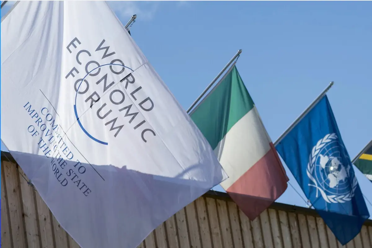 Bendera World Economic Forum (WEF).