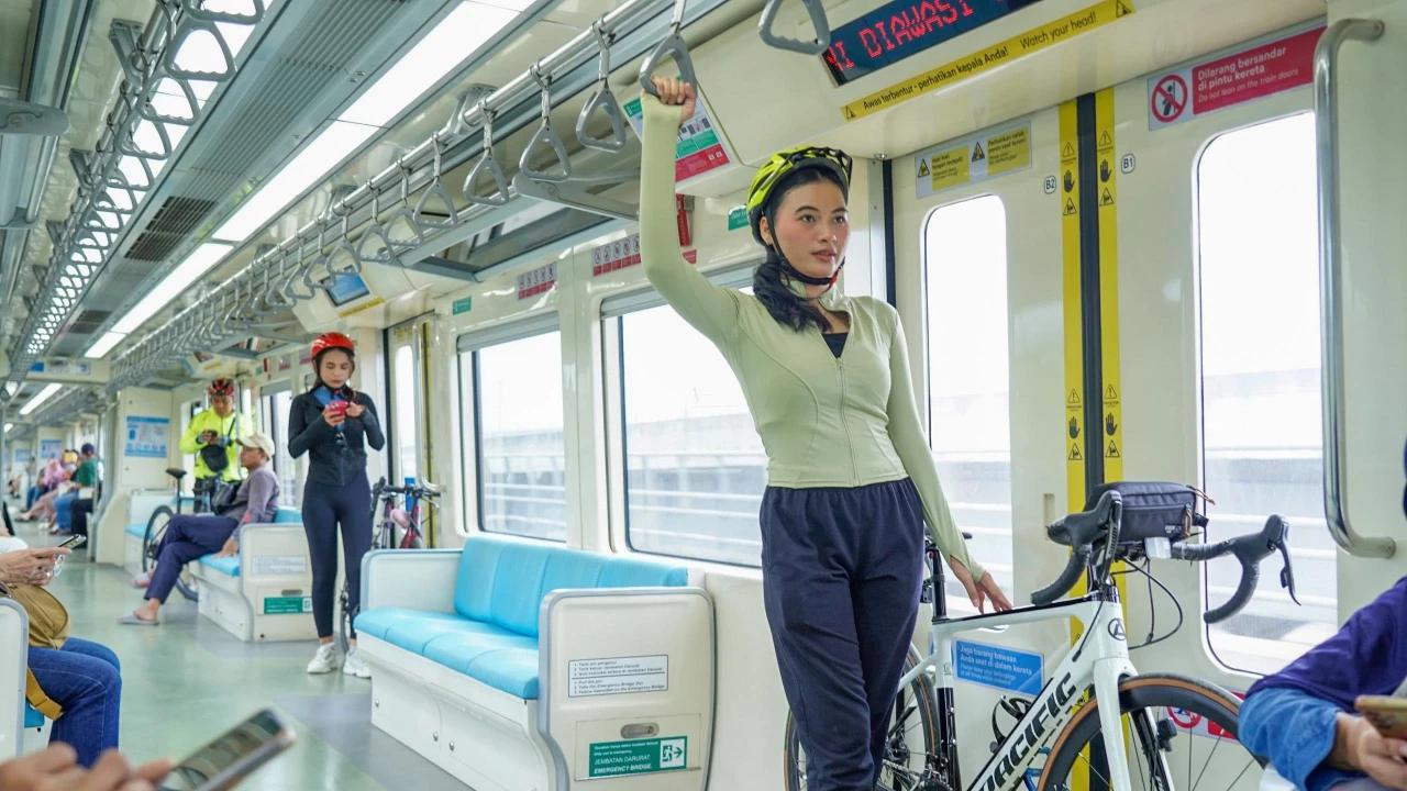FOTO: LRT Jabodebek Operasikan 270 Perjalanan Selama Libur Panjang