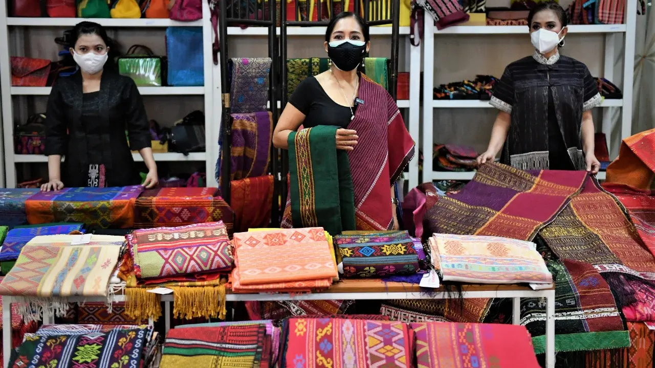 Bangga Kebaya dan Kain Tradisional, Yuk Ikutan Kompetisi Foto Cerita Wastra 2021