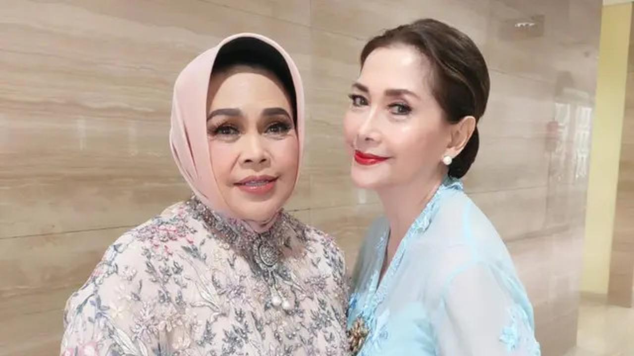 8 Model Gamis Brokat Hetty Koes Endang, Elegan di Setiap Momen
