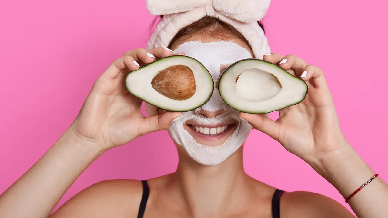 Masker Buah yang Bisa Dibuat di Rumah (photo by freepik.com)