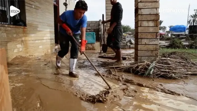 Hujan lebat selama beberapa minggu menyebabkan Irak dilanda banjir lumpur. Sejumlah bangunan rusak dan 5000 penduduk harus dievakuasi.