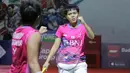 Kini, keduanya telah menjejak babak semifinal usai tampil mengejutkan dengan mengalahkan pasangan tangguh asal Korea selatan yang diunggulkan di tempat kedua, Lee So Hee/Shin Seung Chan di perempatfinal dengan rubber game 15-21, 21-16 dan 21-16. (Bola.com/Ikhwan Yanuar)