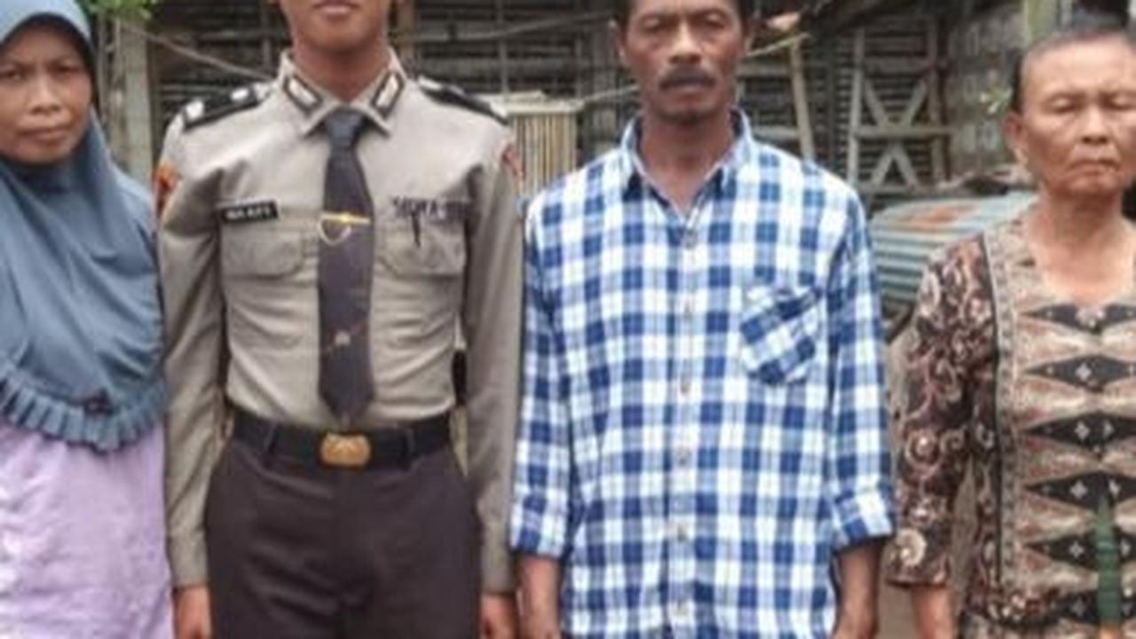 Dalam potret ini, Alif tampil gagah dengan menggunakan seragam kepolisian lengkap dengan atributnya.