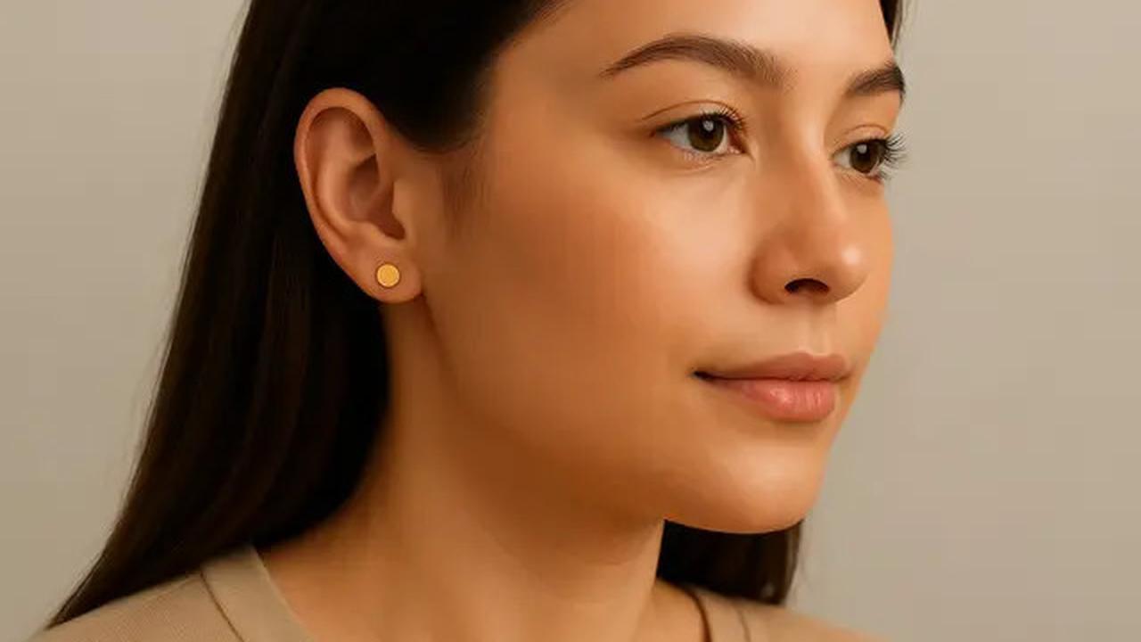 6 Pilihan Anting Emas Bulat Minimalis Modern, Percantik Penampilan Elegan Anda di 2025