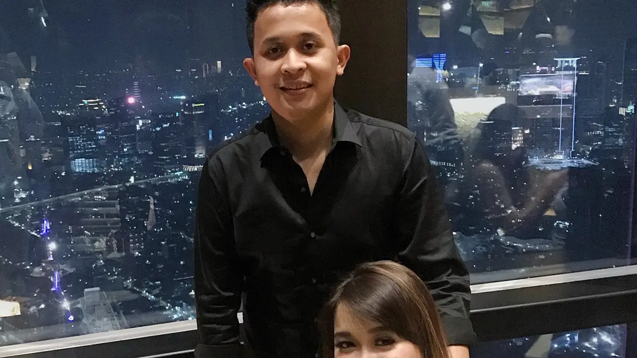 Adik Ayu Ting Ting