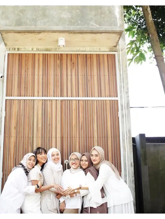 "Me: Tapi gak tau kenapa aku kok ada perasaan takut, cemas was-was sama gelisah gini ya.." tulis perempuan biasa disapa Fitrop yang diunggah 11 Juli. (instagram/fitrop)