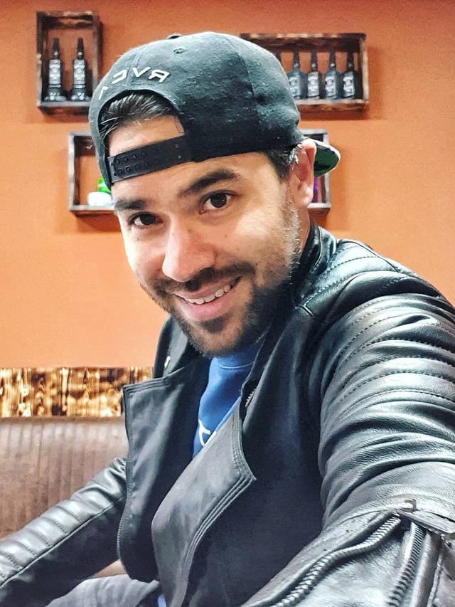 6 Potret Peter Lufting Kekasih Chef Marinka yang Jarang Tersorot