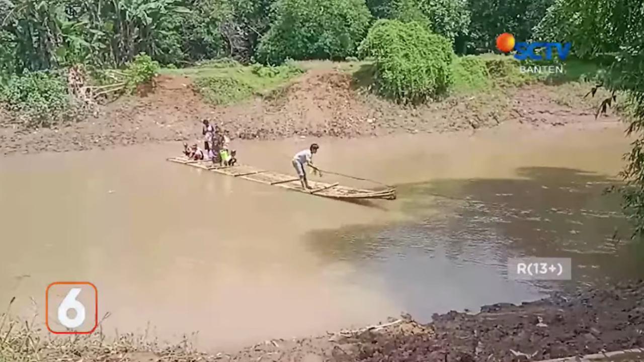 Anak-anak Tak Bisa Sekolah saat Banjir