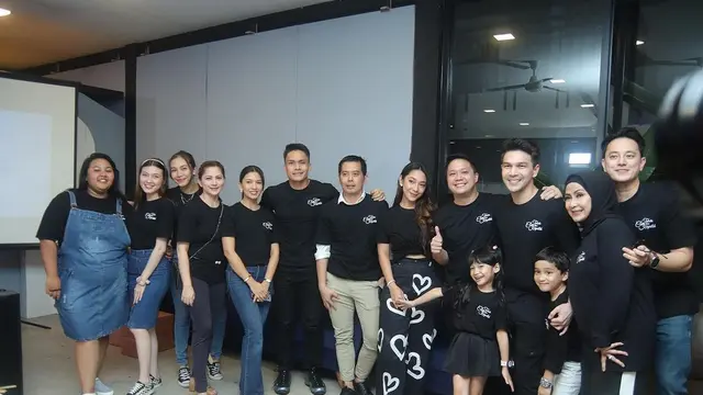 Acara tasyakuran sinetron Takdir Cinta yang Kupilih SCTV tembus 300 episode (Foto: instagram cutkeke_xavier)