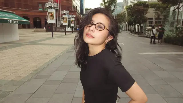 Potret Couple Omara Esteghlal dan Prilly Latuconsina di Singapura, Kompak Bergaya Clean dan  Minimalis