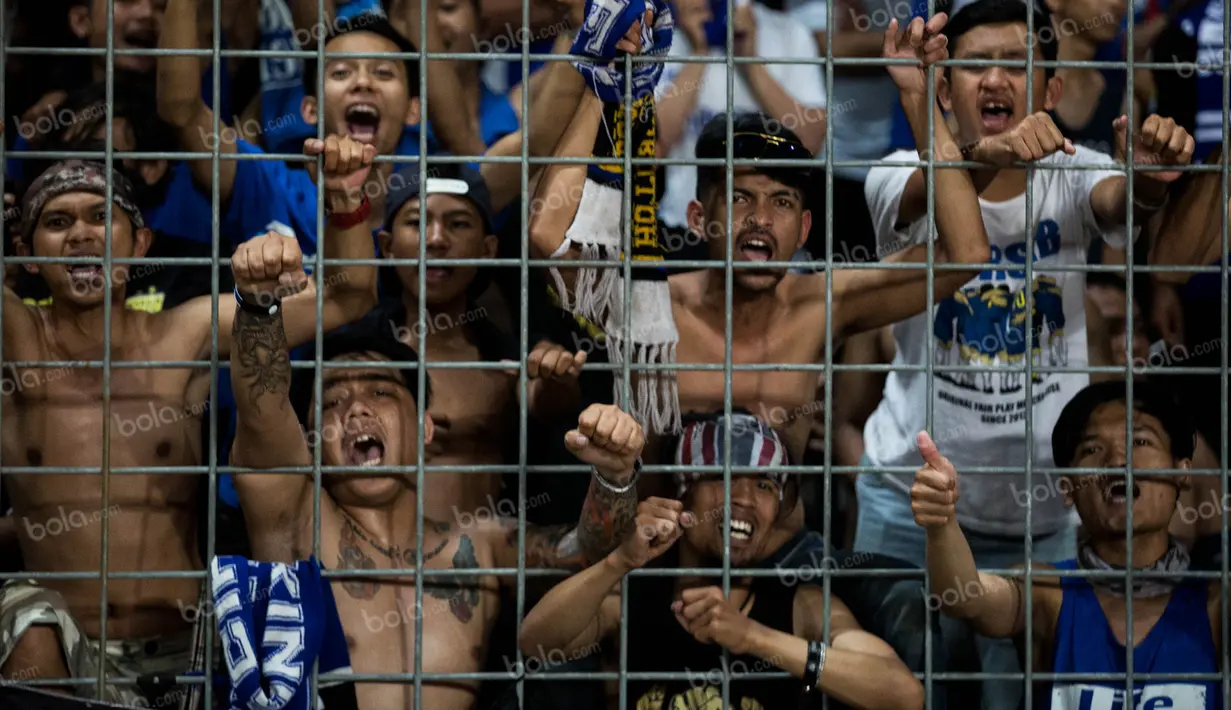 Bagi Bobotoh sendiri, lawatannya ke Jakarta merupakan hal yang spesial, karena selalu memberikan pengalaman yang mendebarkan. (Bola.com/Vitalis Yogi Trisna)